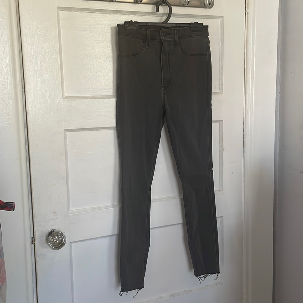 Abercrombie & Fitch Dark Grey Ultra High Rise Jean Legging Size 4 short 27 waist